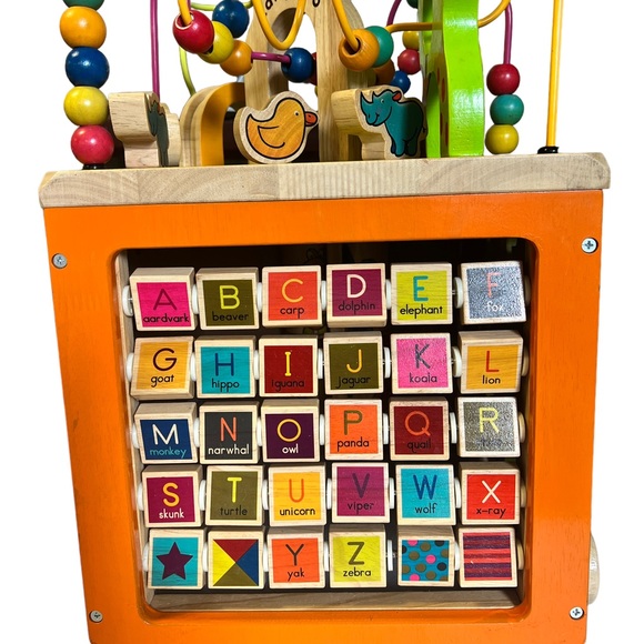 MaisonBattat Toys Battat Wooden Activity Cube Farm Animals Activity